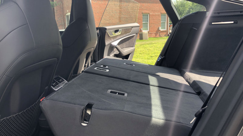 2020 Audi A7 Luggage Test Cargo space suitcases photos 6