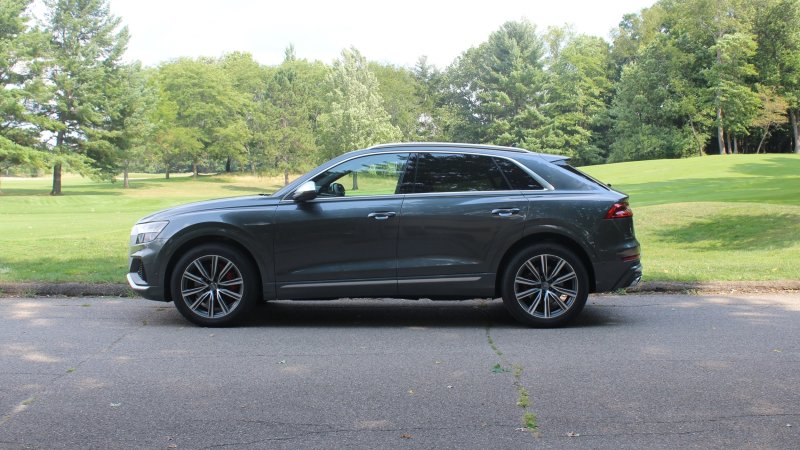 2020 Audi SQ8 07.jpg